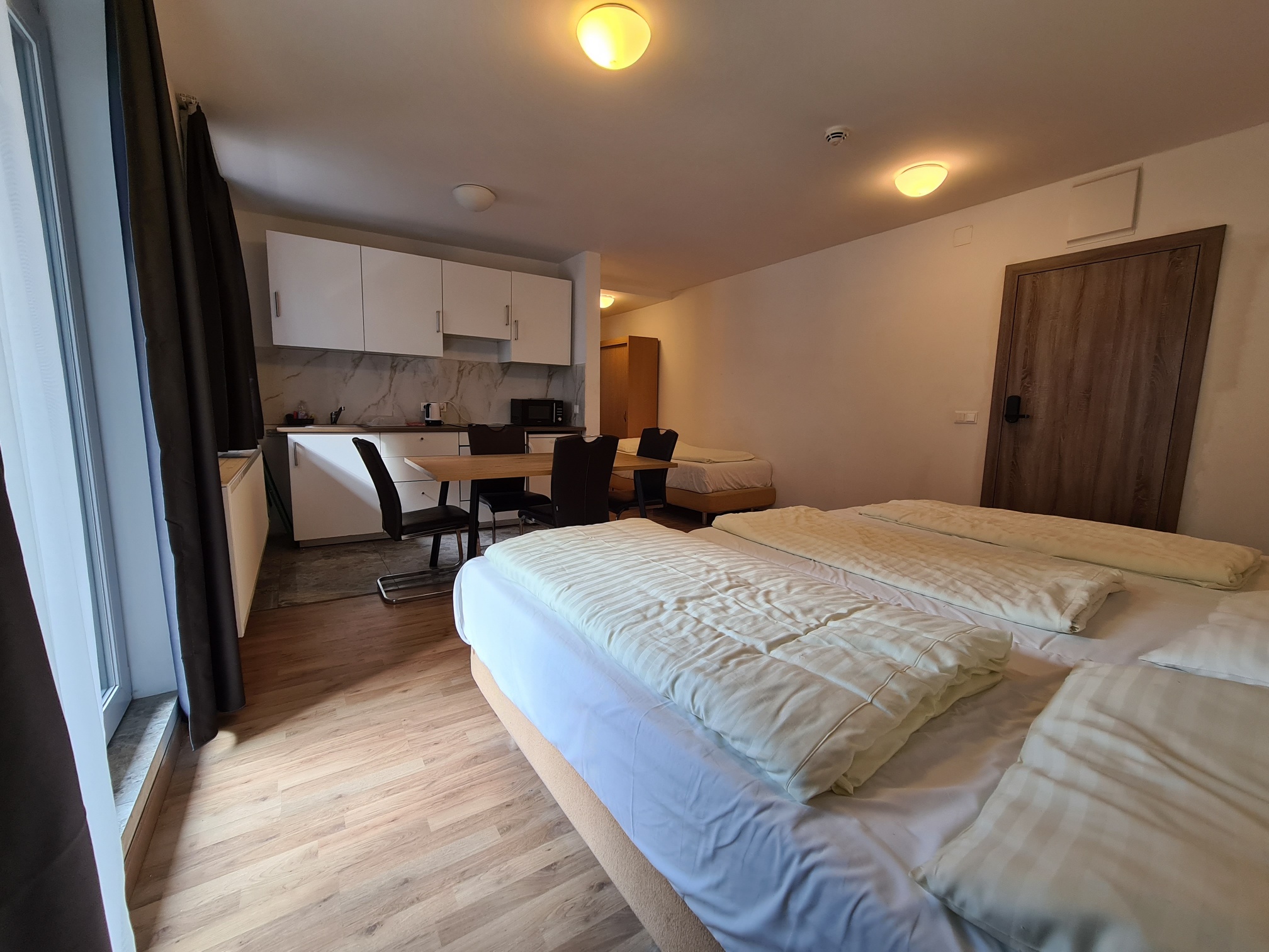 Monteurzimmer: Triangle Management GmbH