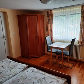 Monteurzimmer: Kleine Wohnung:
Schlafzimmer - Haus am Schroffen