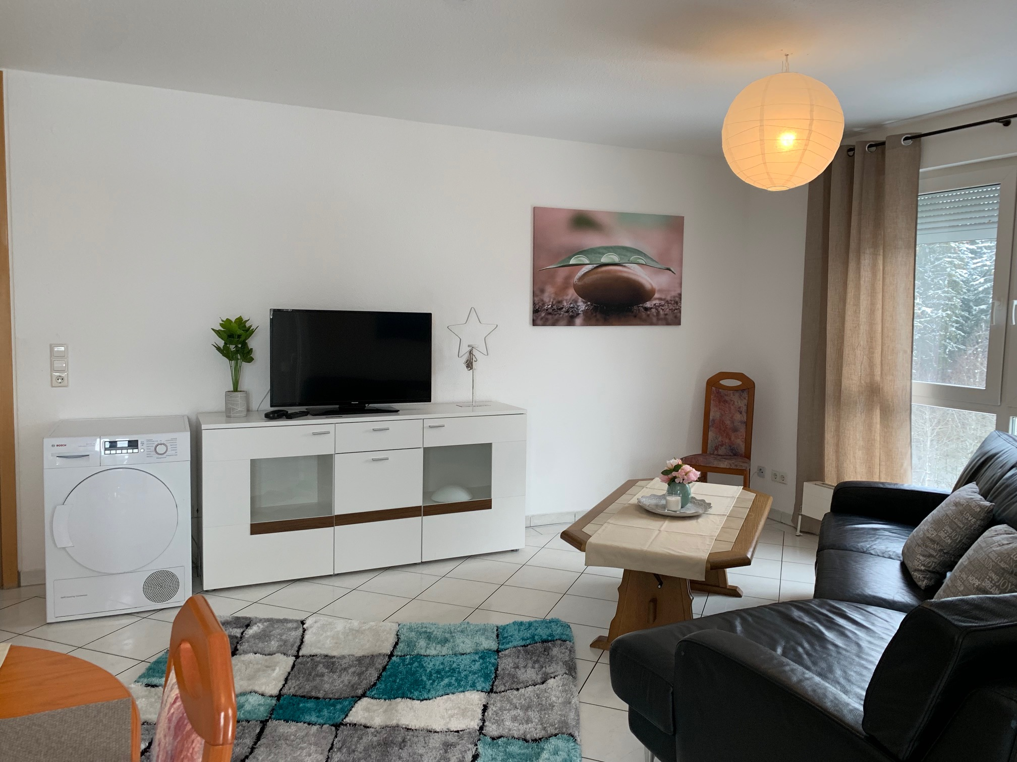 Monteurwohnung - Art der Unterkunft: Ferienwohnung - Wohnzimmer - Fewo & Monteurwohnungen             Villingen-Schwenningen