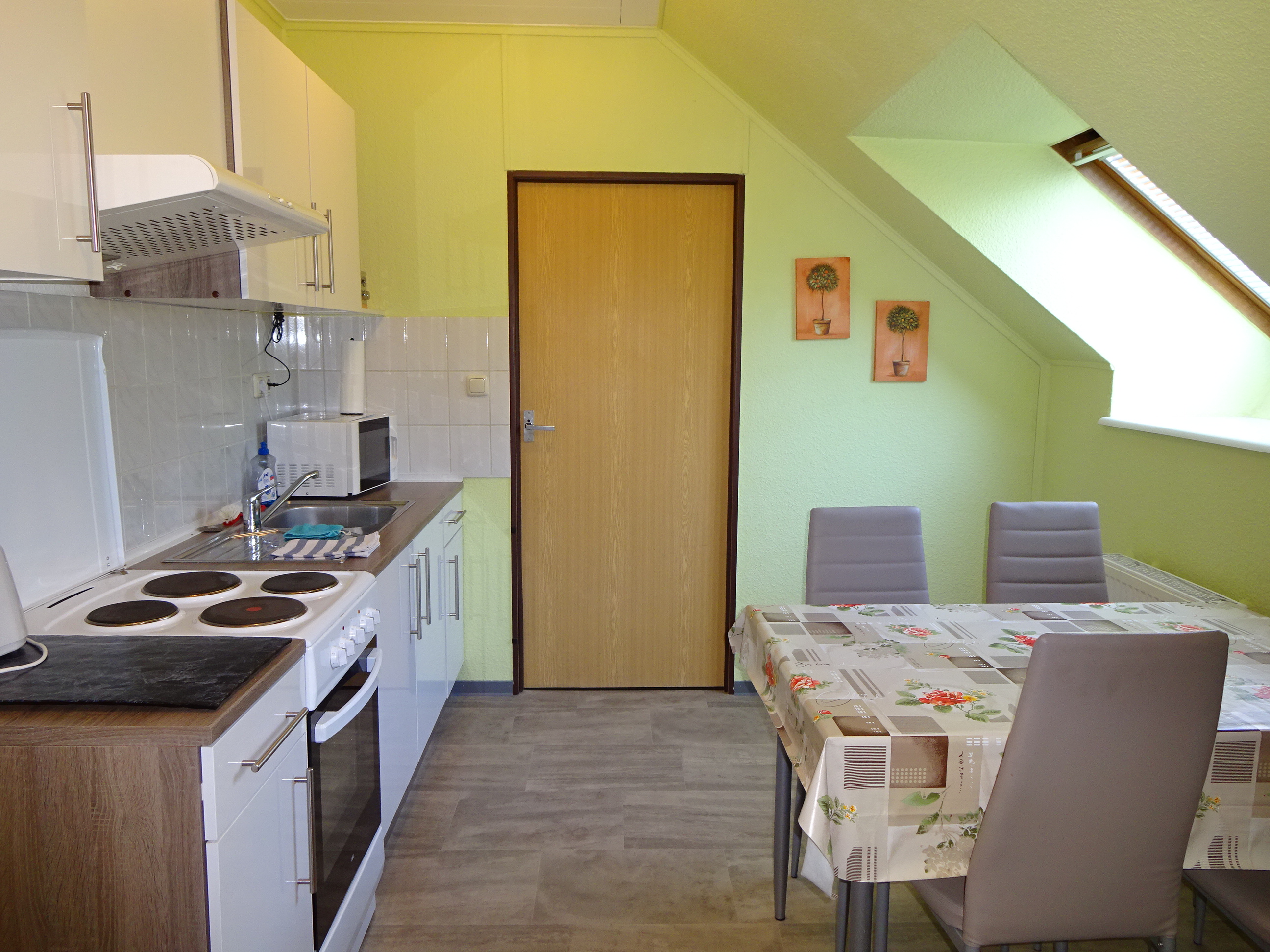 Monteurwohnung - Kühlschrank - Sachsen-Anhalt - Küche - Ferienwohnung Kretschmer