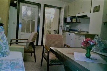 Monteurzimmer: Zweibettzimmer mit Küchenzeile - Röderschänkenhof
