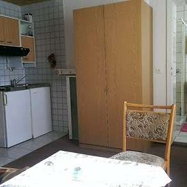 Monteurzimmer: Mini Wohnung
Futonbett befindet sich im Vorraum
 -Aufbettung möglich - Röderschänkenhof
