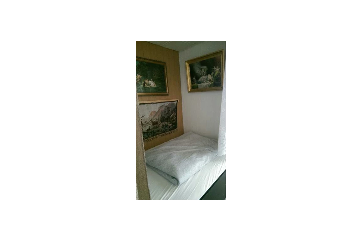 Monteurzimmer: Futonbett der Mini Wohnung - Röderschänkenhof