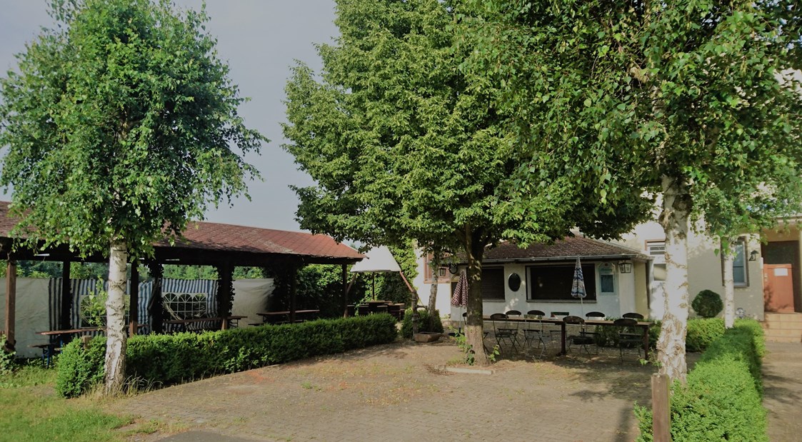 Monteurzimmer: Biergarten mit Grillplatz - Röderschänkenhof