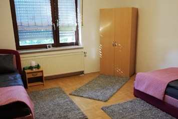 Monteurzimmer: 1 Zweibettzimmer - Peng sion