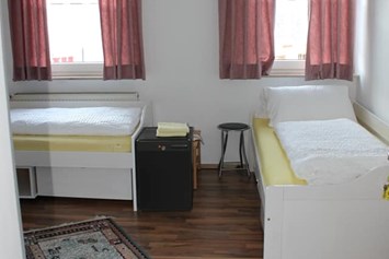 Monteurzimmer: saubere Einzel-, Doppel-, oder Mehrbettzimmer - Gasthaus zum Adler