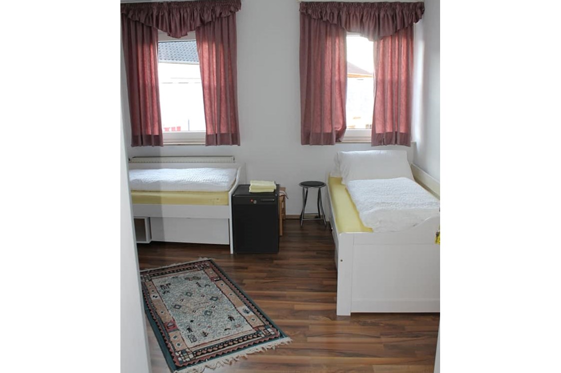 Monteurzimmer: saubere Einzel-, Doppel-, oder Mehrbettzimmer - Gasthaus zum Adler