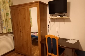 Monteurzimmer: möblierte Zimmer mit TV und W-Lan - Gasthaus zum Adler