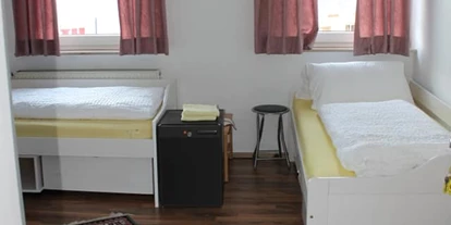 Monteurwohnung - PLZ 76137 (Deutschland) - saubere Einzel-, Doppel-, oder Mehrbettzimmer - Gut gelegene Monteurunterkunft direkt an der A65 zwischen Karlsruhe und Landau