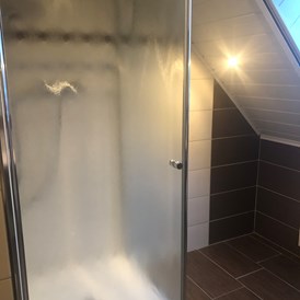 Monteurzimmer: Dusche, Obergeschoß - Hans Neemann