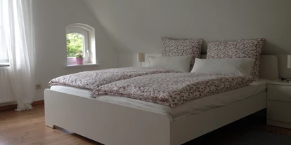 Monteurwohnung - PLZ 23562 (Deutschland) - Schlafzimmer, Doppelbett 180 x 200 cm - Mo-Wo Lübeck / Ratzeburg / Wismar mit kompl. Küche für 4 Personen