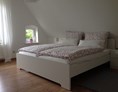 Monteurzimmer: Schlafzimmer, Doppelbett 180 x 200 cm - Mo-Wo Lübeck / Ratzeburg / Wismar mit kompl. Küche für 4 Personen 