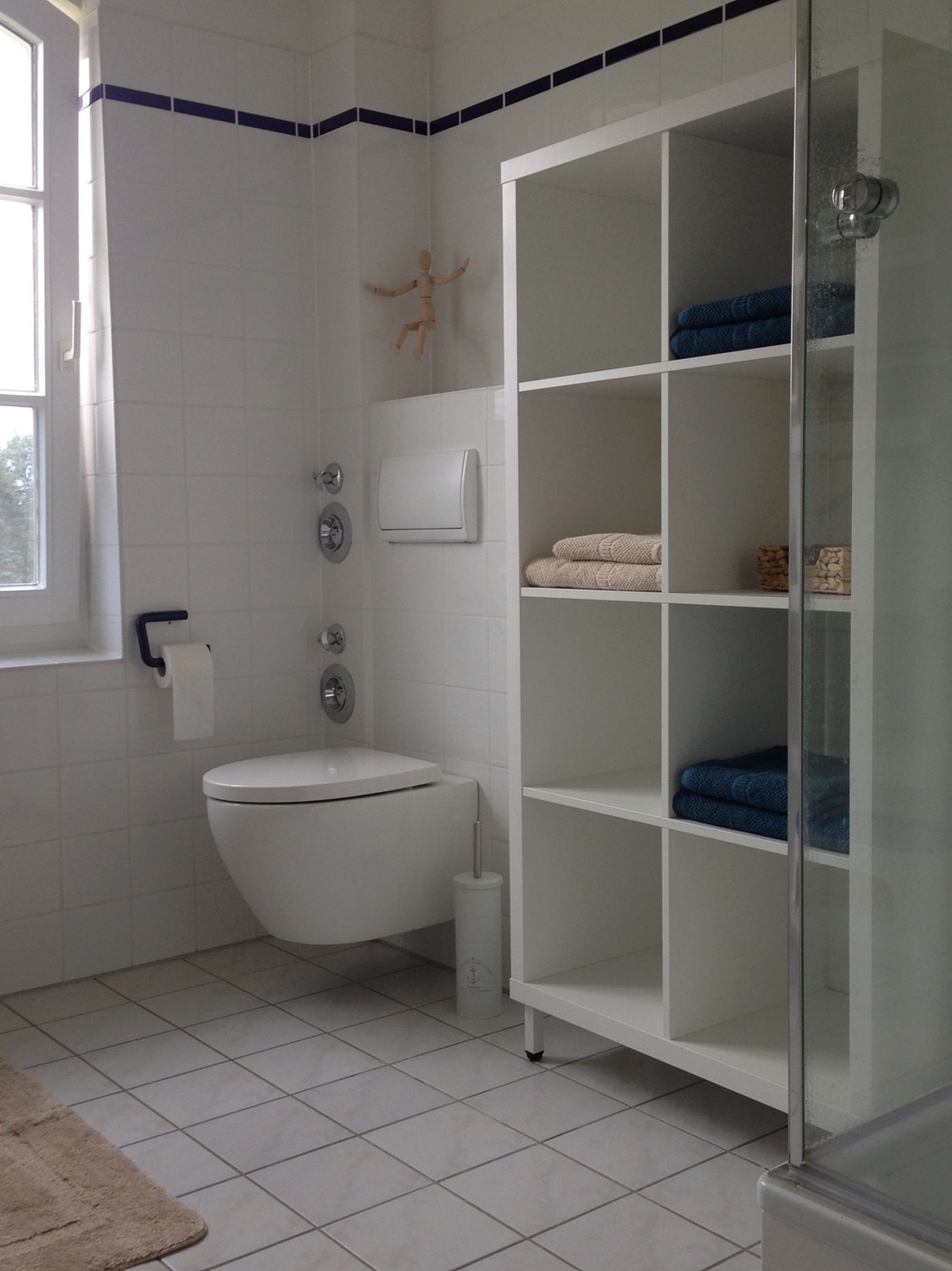 Monteurzimmer: Bad mit Dusche und WC - Mo-Wo Lübeck / Ratzeburg / Wismar mit kompl. Küche für 4 Personen 
