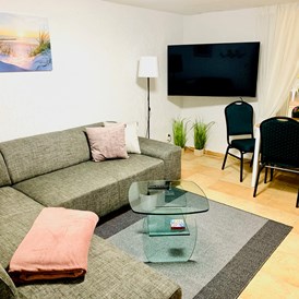 Monteurzimmer: DEUTSCHE VILLA - SOUTERRAIN Apartment 2 Zi. Wohnung in Rostock mit Terrasse EG