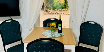 Monteurwohnung - Bettwäsche: Bettwäsche gegen Gebühr - Deutschland - DEUTSCHE VILLA - SOUTERRAIN Apartment 2 Zi. Wohnung in Rostock mit Terrasse EG