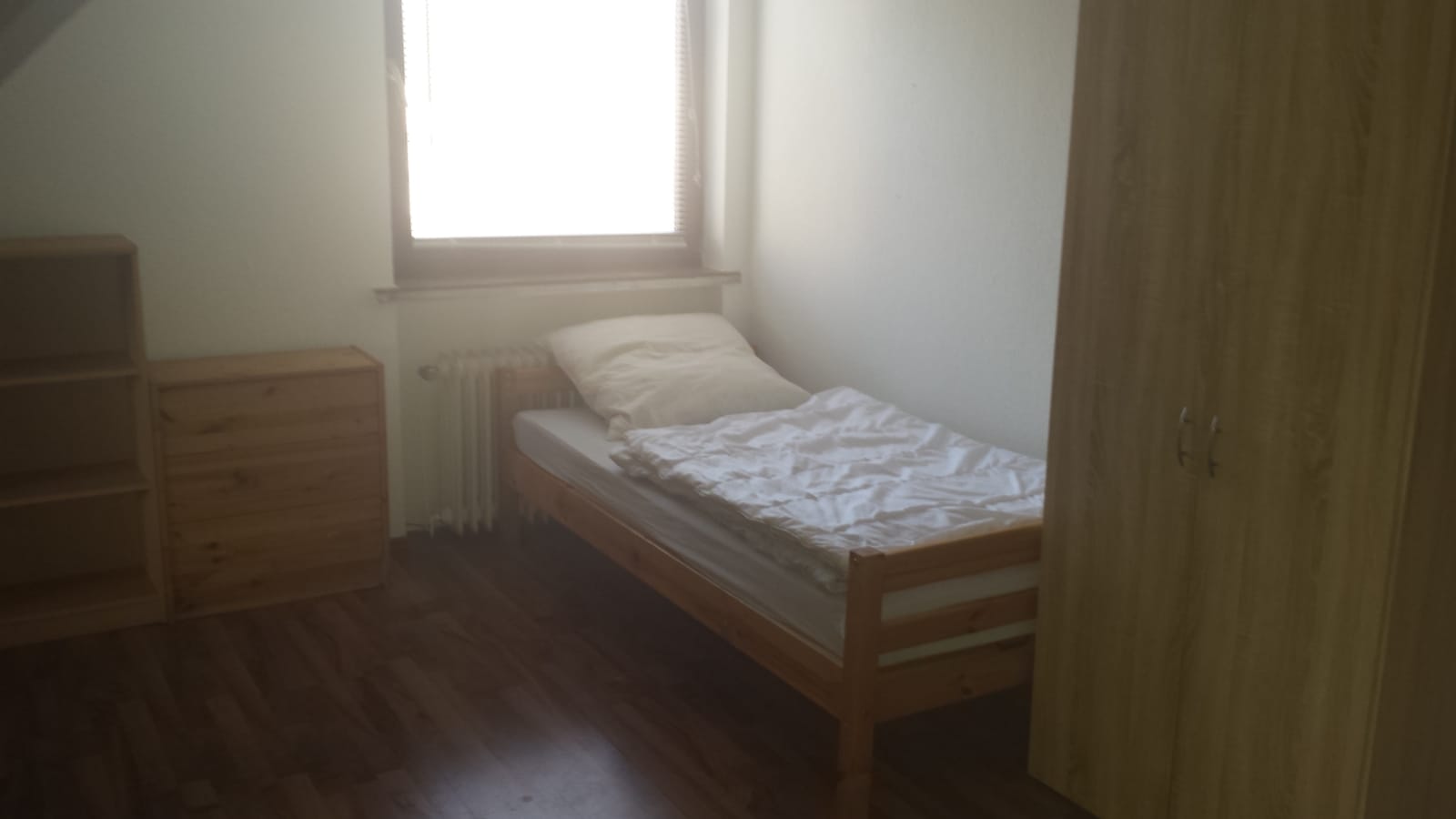 Monteurwohnung - Parkplatz: kostenlose Parkplätze in der Straße - Bremen-Umland - 1 Zimmer Möbeliert in einer WG