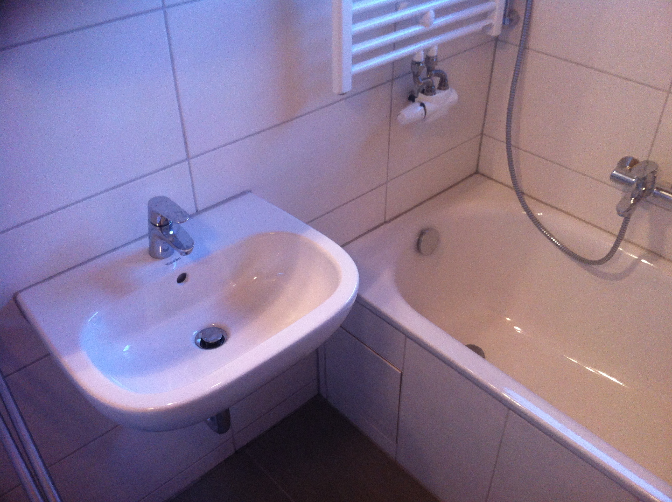 Monteurwohnung - PLZ 69151 (Deutschland) - Tageslichtbad - 3 x Monteurzimmer in Eppelheim, 3 Zi. Whg.