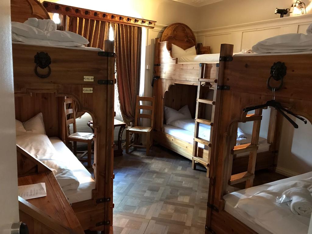 Monteurzimmer: Crossbox Backpacker