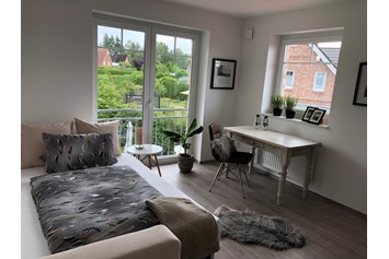 Monteurzimmer: Gemütliches Zimmer mit Küche, Bad und Terrasse in Buchholz - Gemütliches Zimmer mit Küche, Bad und Terrasse