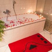 Monteurzimmer: Bad mit Badewanne und Dusche - Haflingerhof Baumgarten