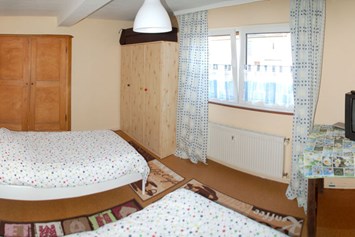 Monteurwohnung: 2 Bett Zimmer mit Flatscreen (neu) - Monteurwohnung Tiefenbach