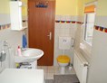 Monteurwohnung: Badezimmer mit Waschmaschine - Monteurwohnung Tiefenbach
