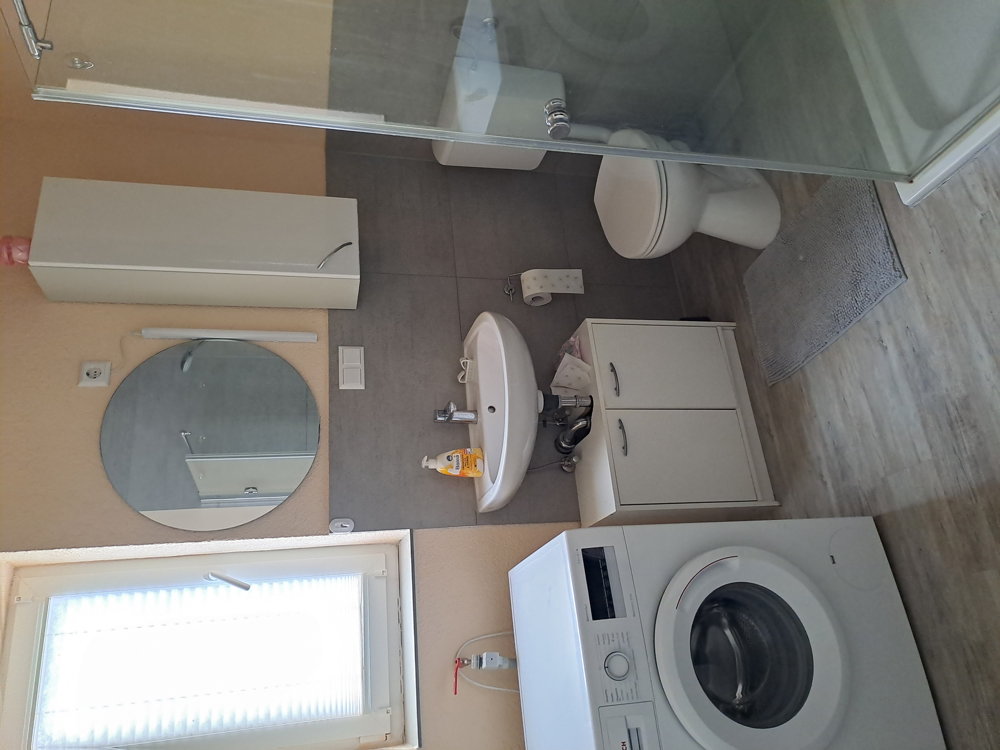 Monteurwohnung - Heinzenbach - Badezimmer 2 mit Waschmaschine - Monteurwohnung Tiefenbach