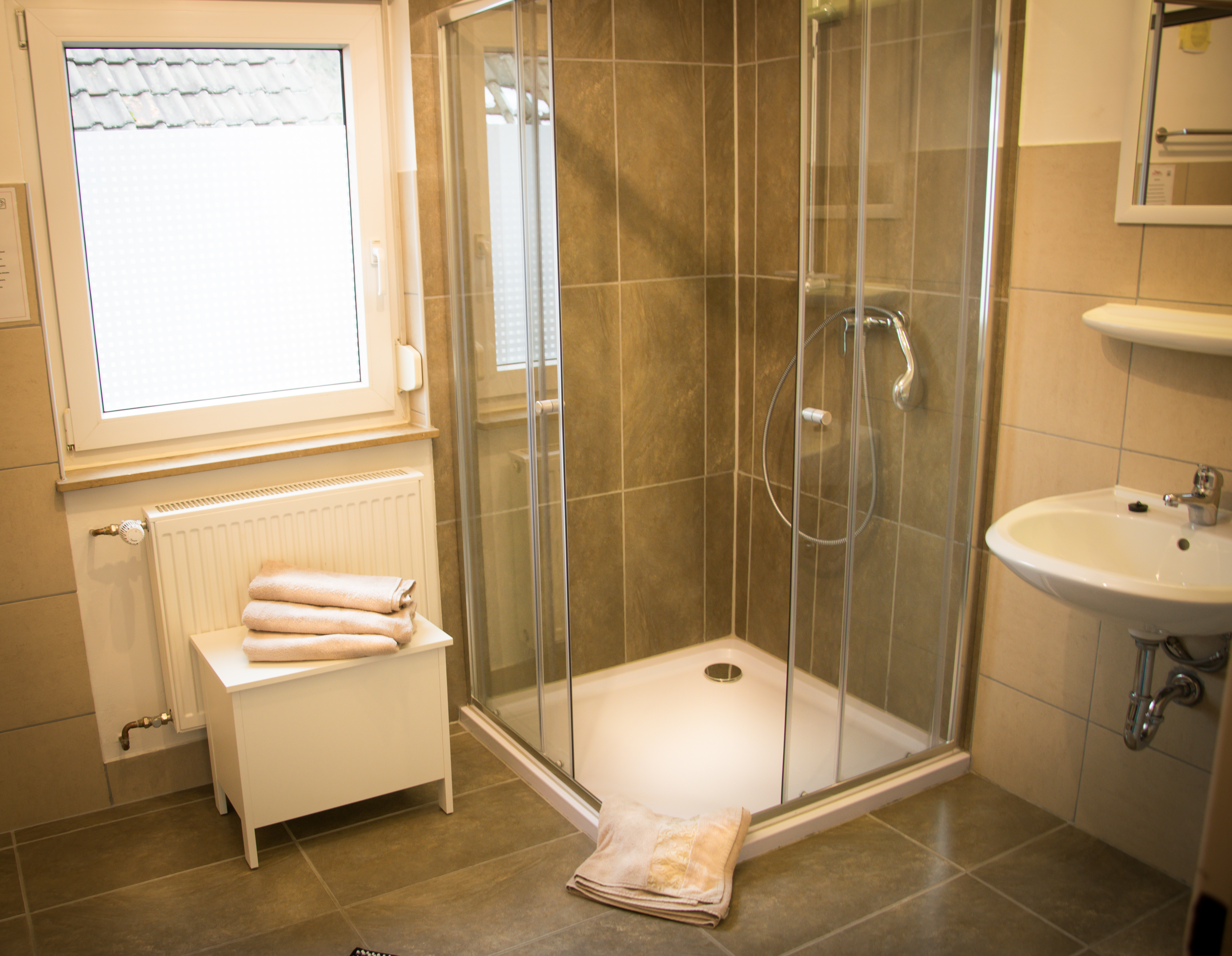 Monteurwohnung - Zimmertyp: Doppelzimmer - Münzenberg - Unterkunft4You Häuser Wohnungen Zimmer