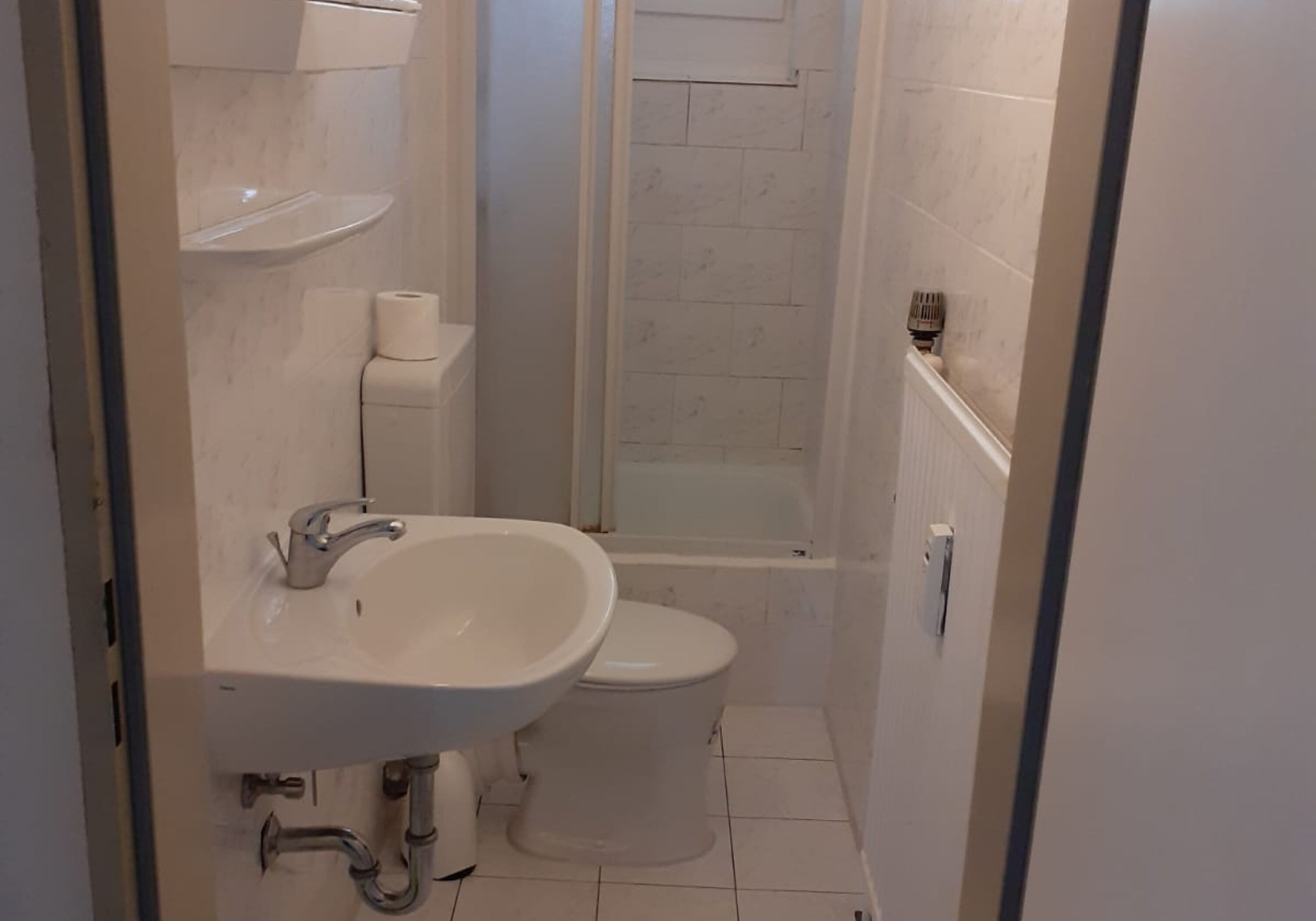 Monteurwohnung - Butjadingen Fedderwardersiel - Badezimmer - Sleepspot