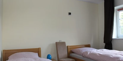 Monteurwohnung - Kaffeemaschine - Schleswig-Holstein - Zimmer mit Einzelbetten - Monteurzimmer Elmenhorst  ab 5 Pers. 14€