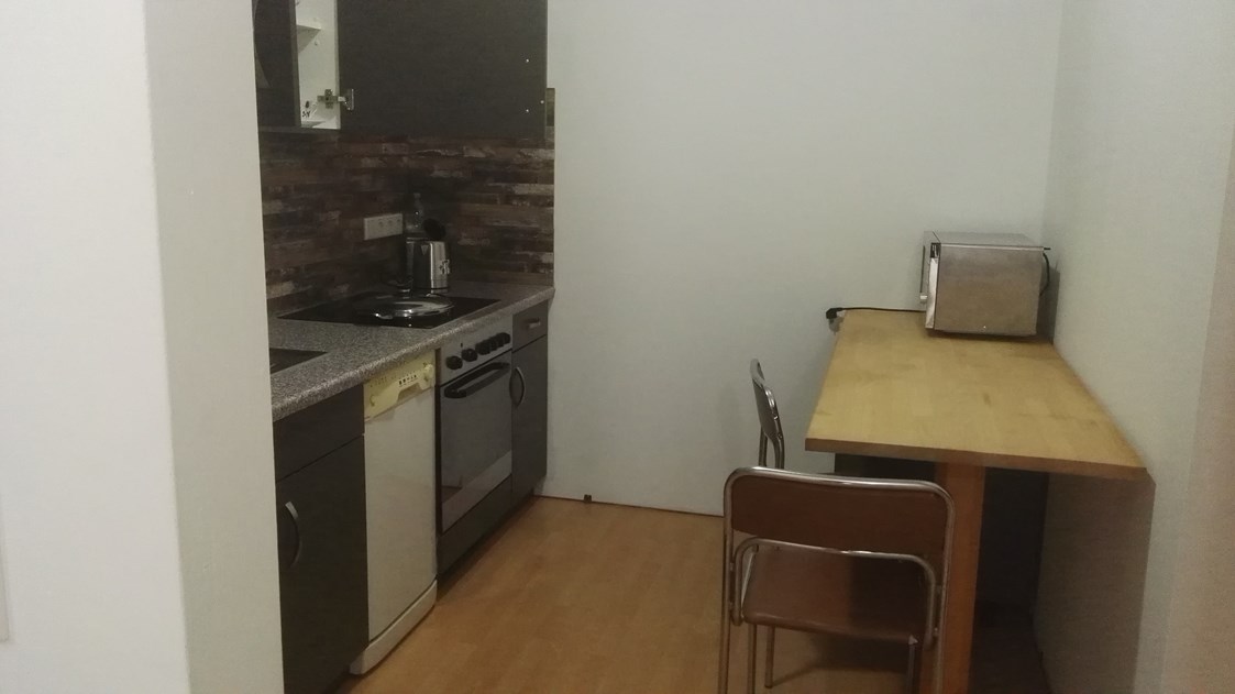Monteurzimmer: Küche mit Essbereich und extra Essecke - Erika Starklauf