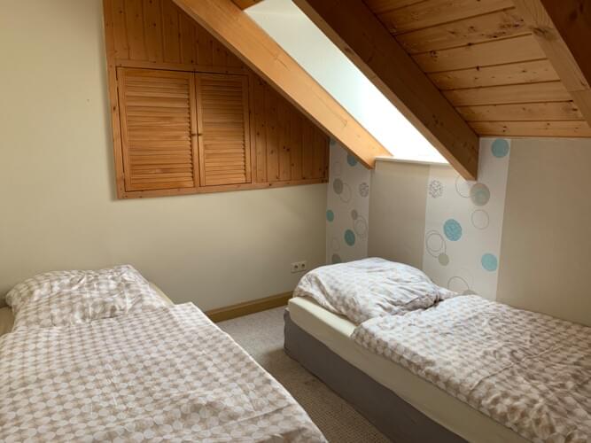 Monteurwohnung - Crimmitschau - Schlafzimmer mit Einzelbetten - Monteur Wohnung 2 Schlafplätze 