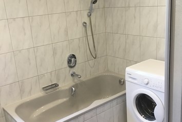 Monteurzimmer: Bad m. Waschmaschine  - Ferienwohnung Bayrisch Nizza 100qm