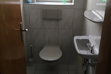 Monteurzimmer: Toilette separat - Ferienwohnung Bayrisch Nizza 100qm