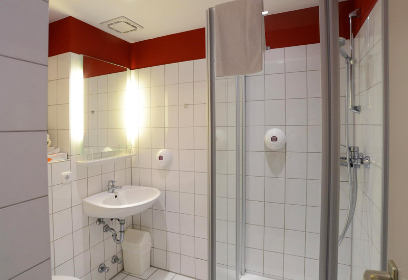 Monteurwohnung - Peine - Badezimmer der Monteurunterkunft - Einzel-/Doppel-/Mehrbettzimmer