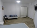 Monteurzimmer: Ferienwohnung / Monteurunterkunft SELNI bis 5 Personen, eigener Eingang