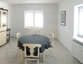 Monteurzimmer: Ferienwohnung /  Monteurunterkunft HOSA bis 5 Personen, eigener Eingang