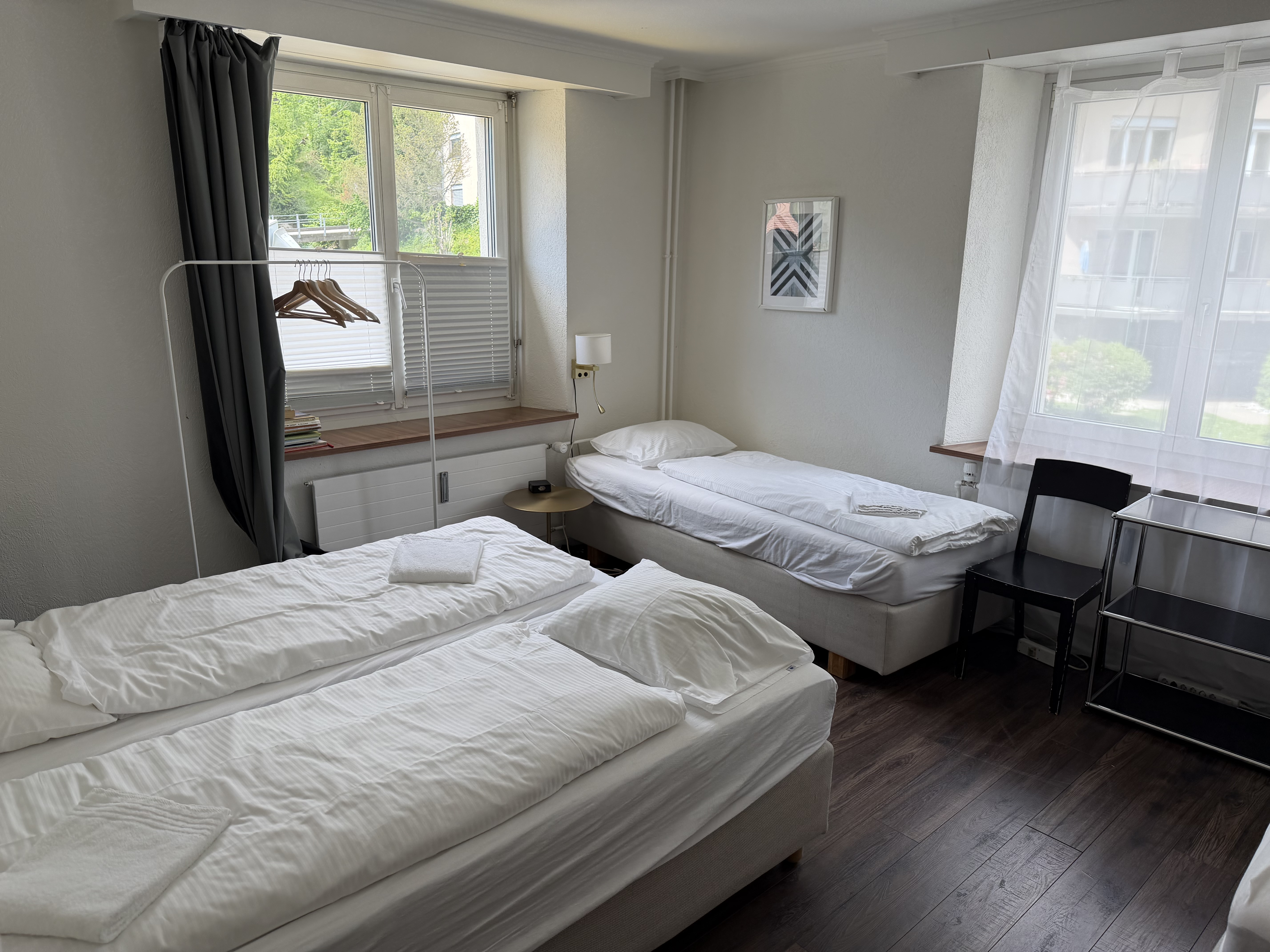Monteurzimmer: Zimmer mit Gemeinschaftsbad und Küche und Apartments