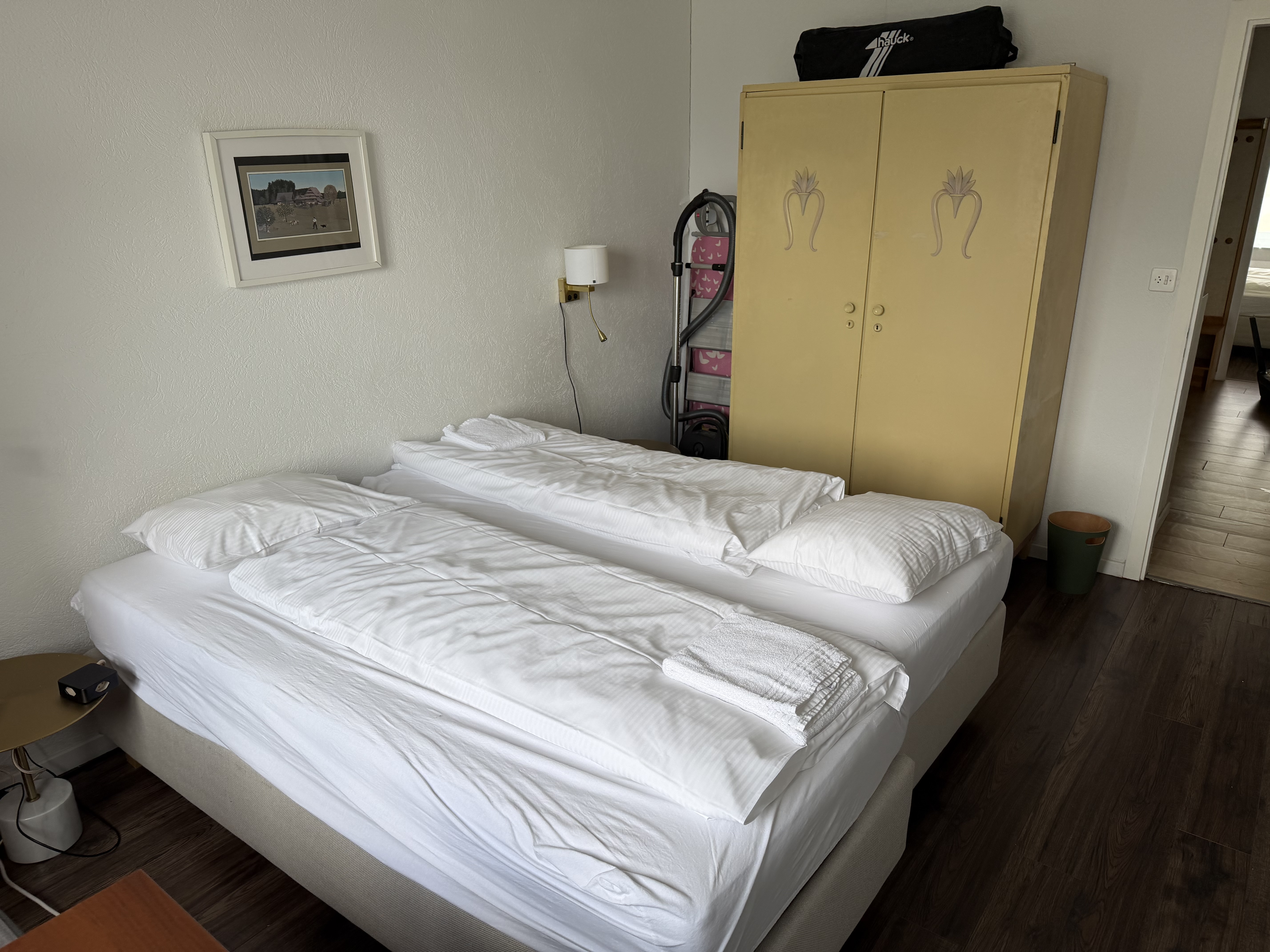 Monteurzimmer: Zimmer mit Gemeinschaftsbad und Küche und Apartments