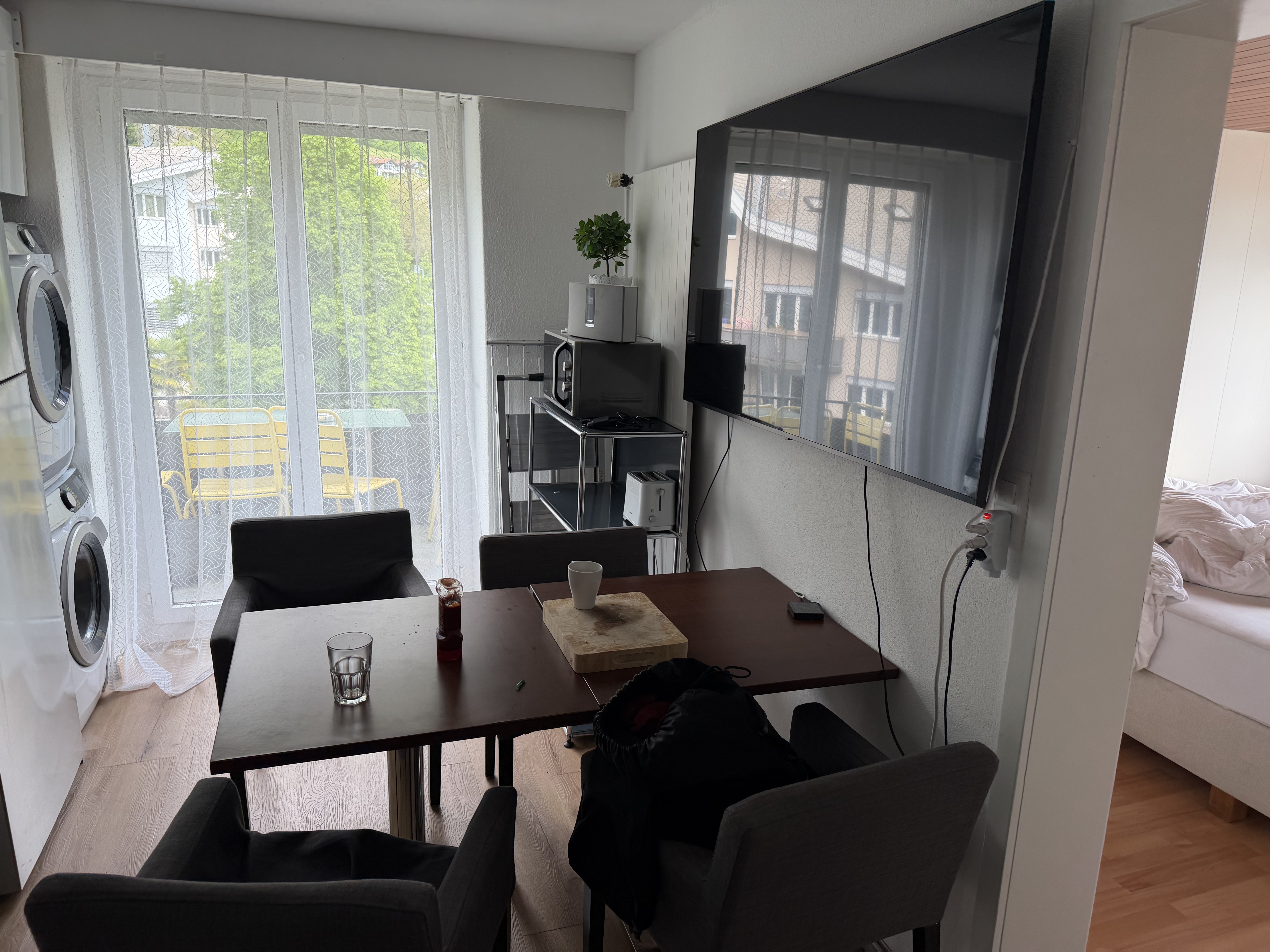 Monteurzimmer: Zimmer mit Gemeinschaftsbad und Küche und Apartments