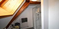 Monteurwohnung - Zimmertyp: Einzelzimmer - Altnau - Bad mit Dusche und WC - Rustikales Zimmer