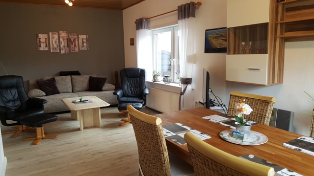 Monteurwohnung - Art der Unterkunft: Ferienwohnung - Binnenland - Wohn-Esszimmer  - "Haus am Mühlenweg"