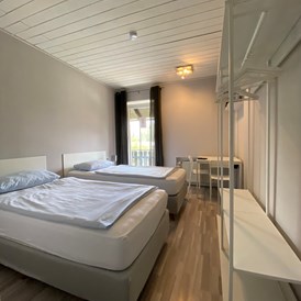 Monteurzimmer: Doppelzimmer renoviert mit eigenem Bad - ARAMA Monteurzimmer Rottenburg