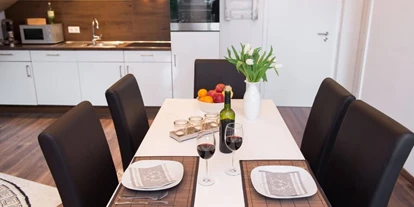 Monteurwohnung - PLZ 52379 (Deutschland) - Esstisch der Monteurunterkunft - Ruth und Manfred Bergs