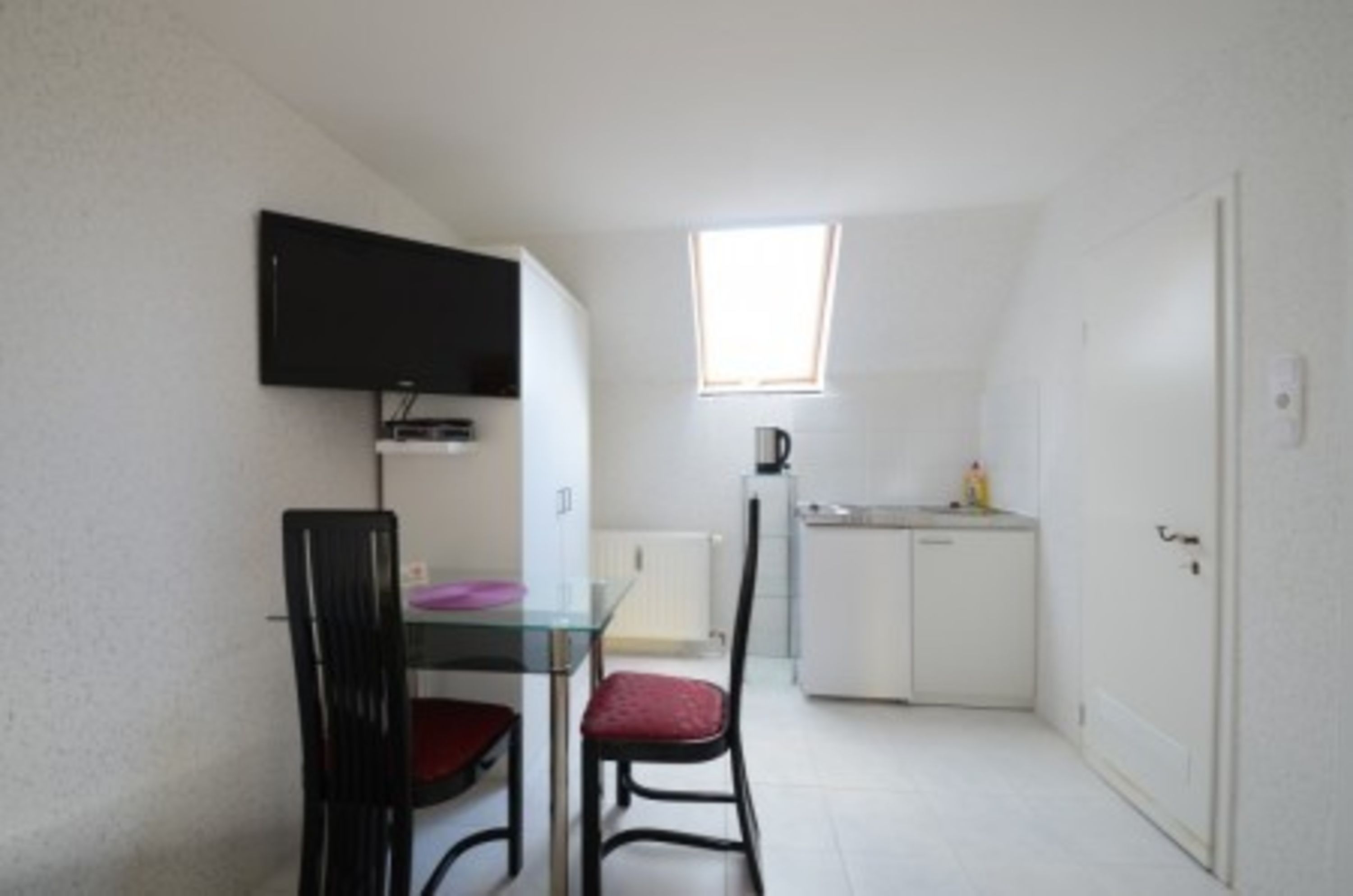 Monteurwohnung - PLZ 55129 (Deutschland) - J&P Brunetti Zimmervermietung Uferstr. 9 Trebur