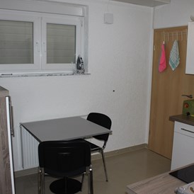 Monteurzimmer: Küche, Sitzplatz der Monteurunterkunft - Michis Monteurzimmer