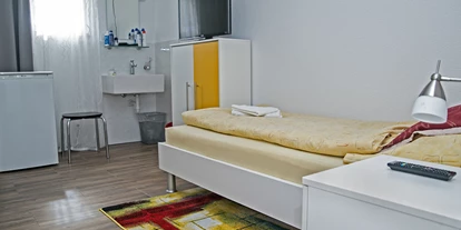 Monteurwohnung - Küche: Küchenmitbenutzung - Schweiz - Einzelzimmer mit Du/Wc im Zimmer - SleepBox