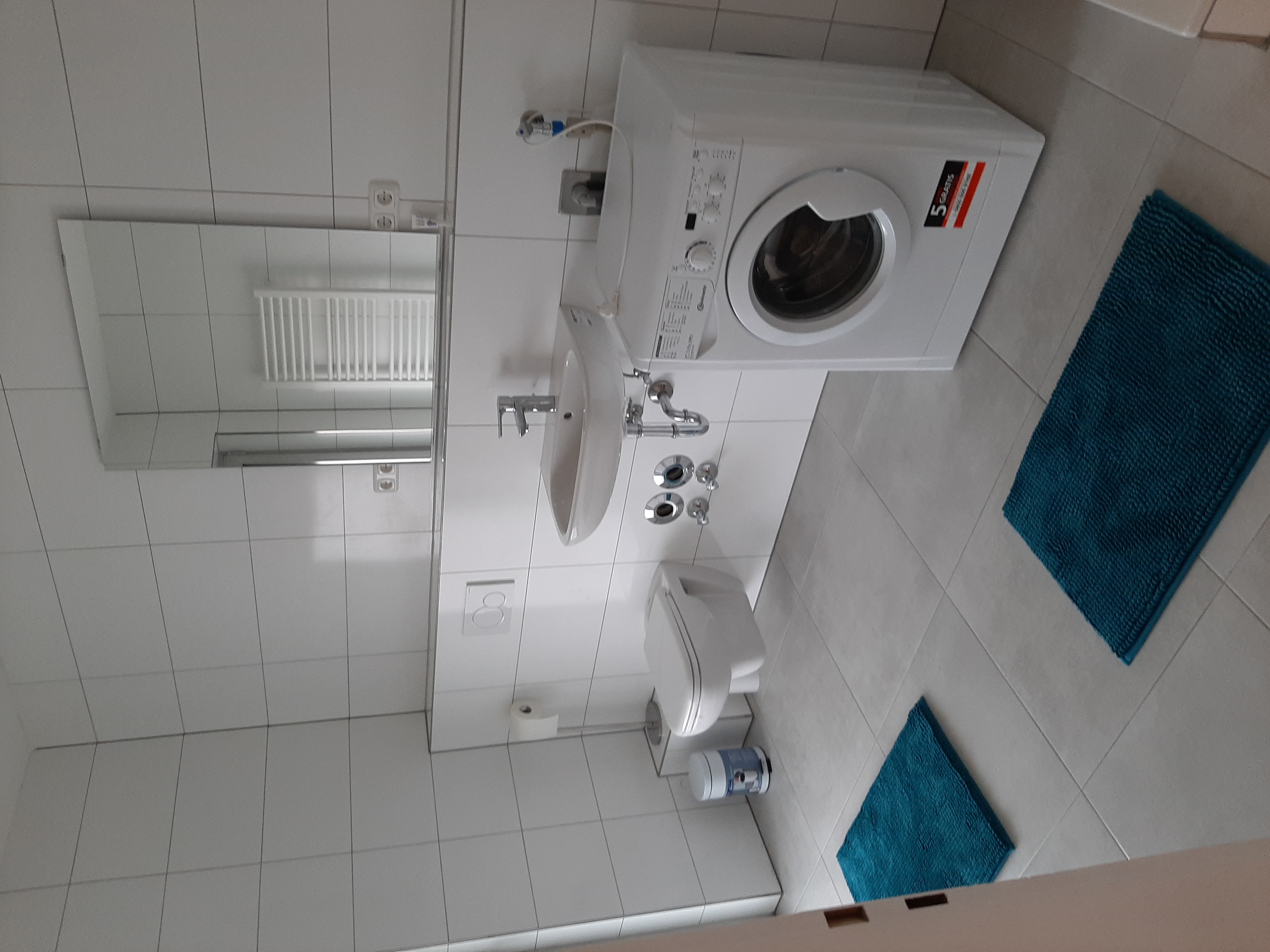 Monteurzimmer: Bad im Obergeschoß - Lana's Haus