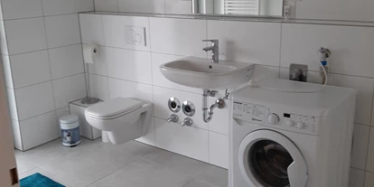 Monteurwohnung - PLZ 63538 (Deutschland) - Bad im Obergeschoß - Lana's Haus