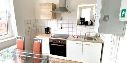 Monteurwohnung - Parkplatz: kostenlose Parkplätze in der Straße - Bremen-Umland - Ansicht Küche - Ideal für Monteure und beruflich Reisende